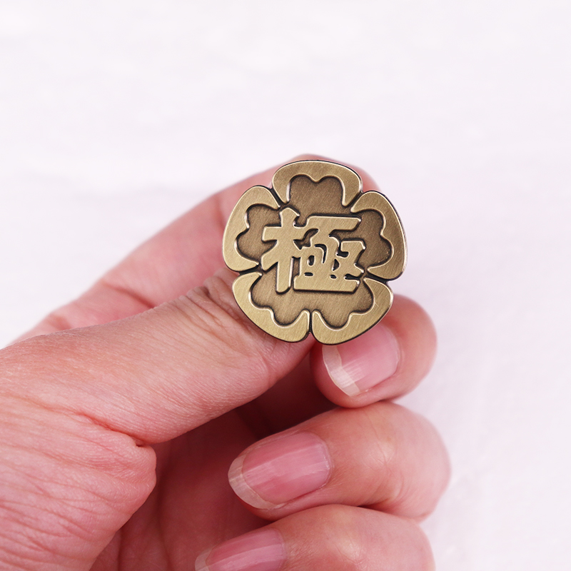 Kyokuto Kai Enamel Pin Japan T - Vintage Fashion Tokyo avaliação e preço