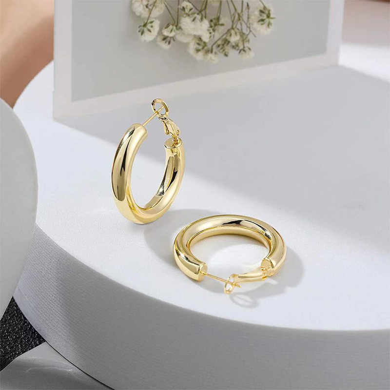 Chunky Hoop Earrings 2024 Tren - Vintage Fashion Faire avaliação e preço