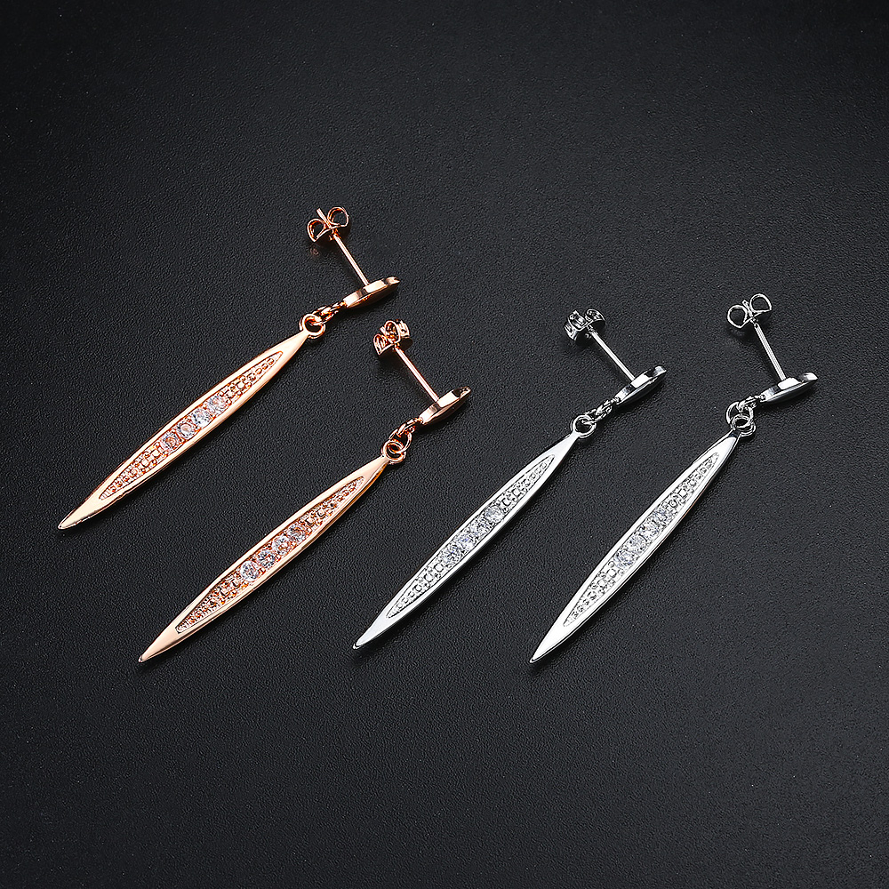 Vintage Cubic Zirconia Stud Ea - Vintage Fashion Faire avaliação e preço