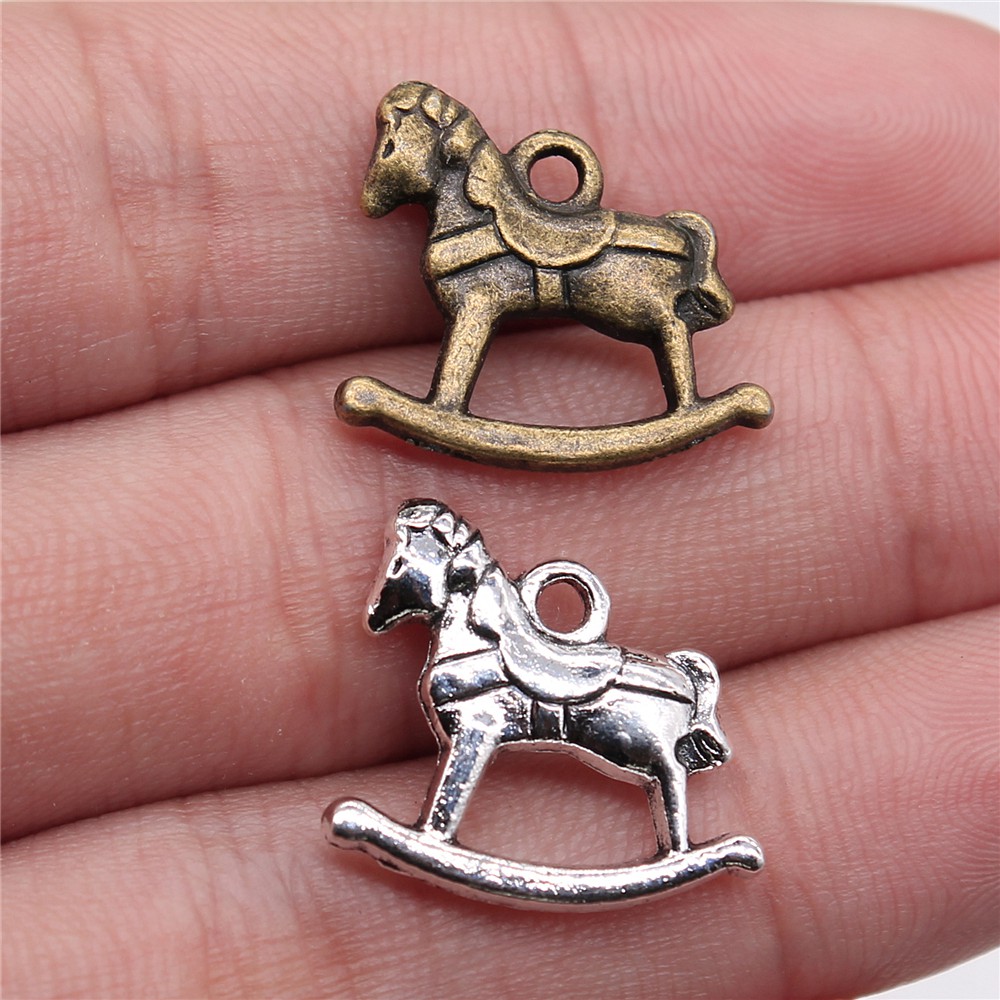 WYSIWYG 4pcs Charms Accessorie - Vintage Fashion Toys avaliação e preço