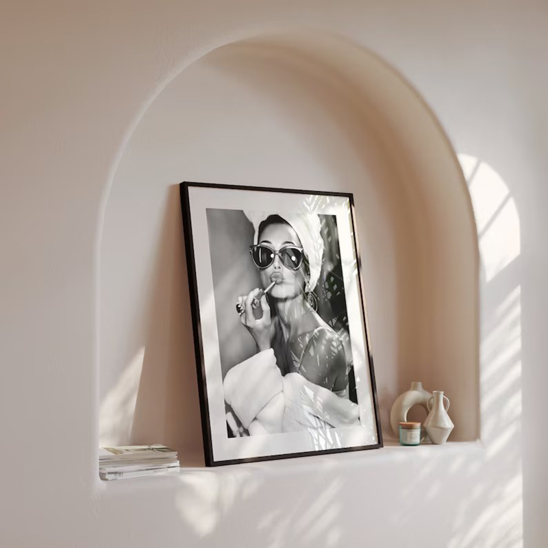 Audrey Hepburn Lipstick Canvas - Vintage Fashion Prints For Wall avaliação e preço