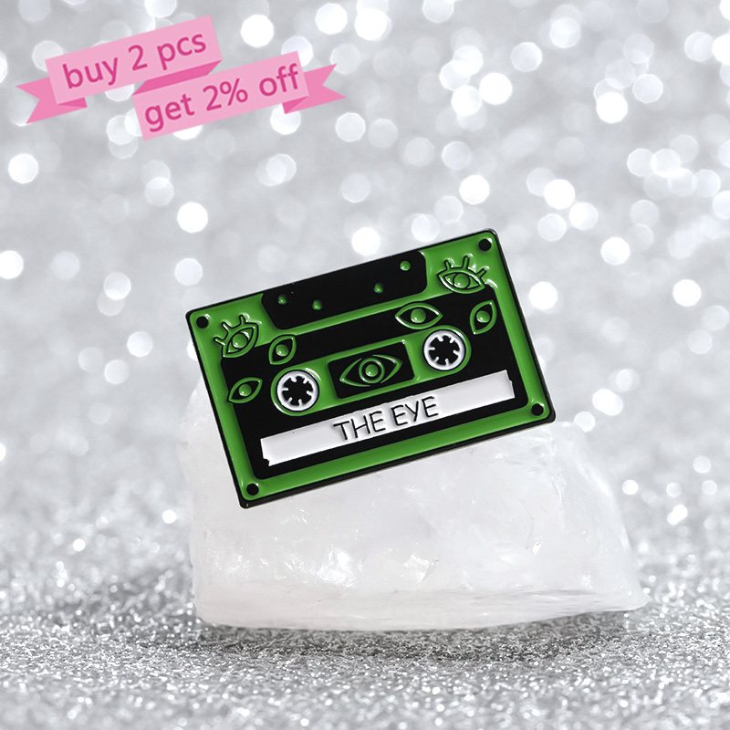 90s Retro Cassettes Enamel Pin - Vintage Fashion Archive avaliação e preço